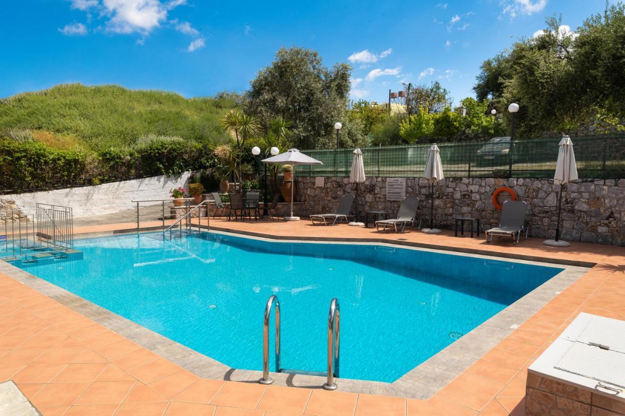 كاليفيس Aphrodite Apartments المظهر الخارجي الصورة