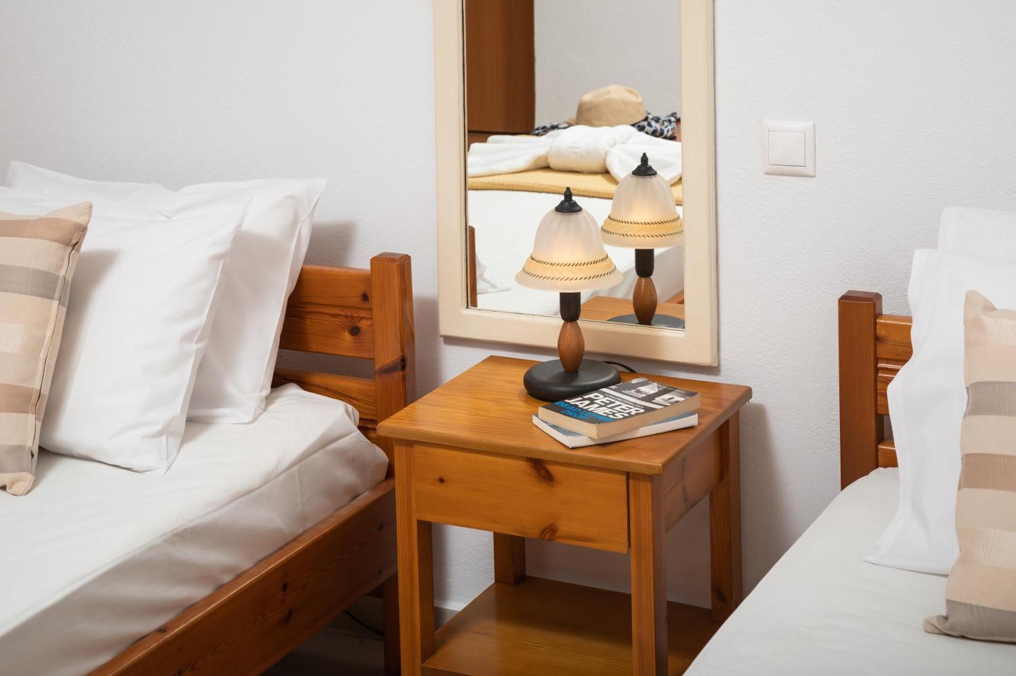كاليفيس Aphrodite Apartments المظهر الخارجي الصورة